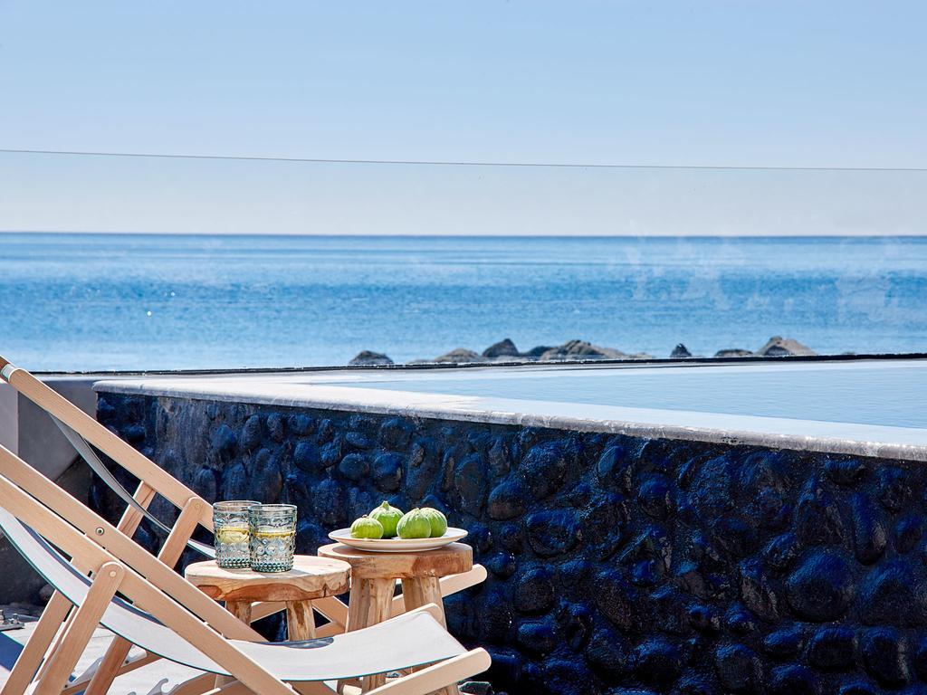 Incognito Beach Villa Santorini Kamári Екстериор снимка