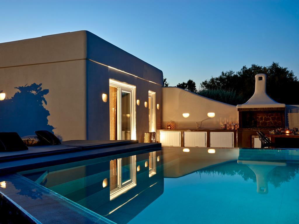 Incognito Beach Villa Santorini Kamári Екстериор снимка
