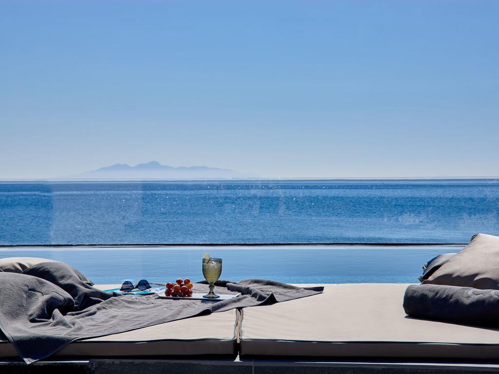 Incognito Beach Villa Santorini Kamári Екстериор снимка