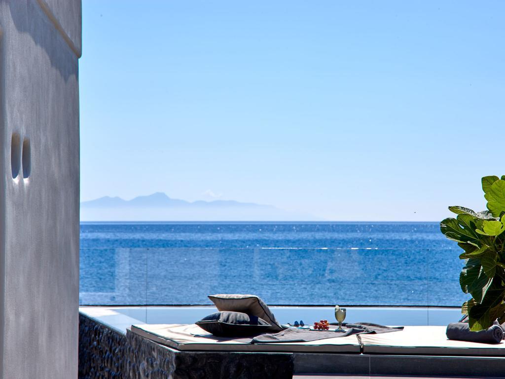 Incognito Beach Villa Santorini Kamári Екстериор снимка