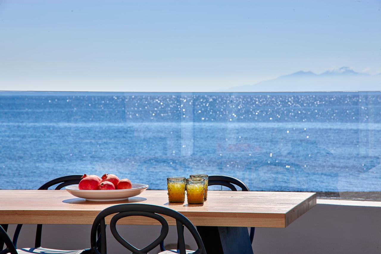 Incognito Beach Villa Santorini Kamári Екстериор снимка